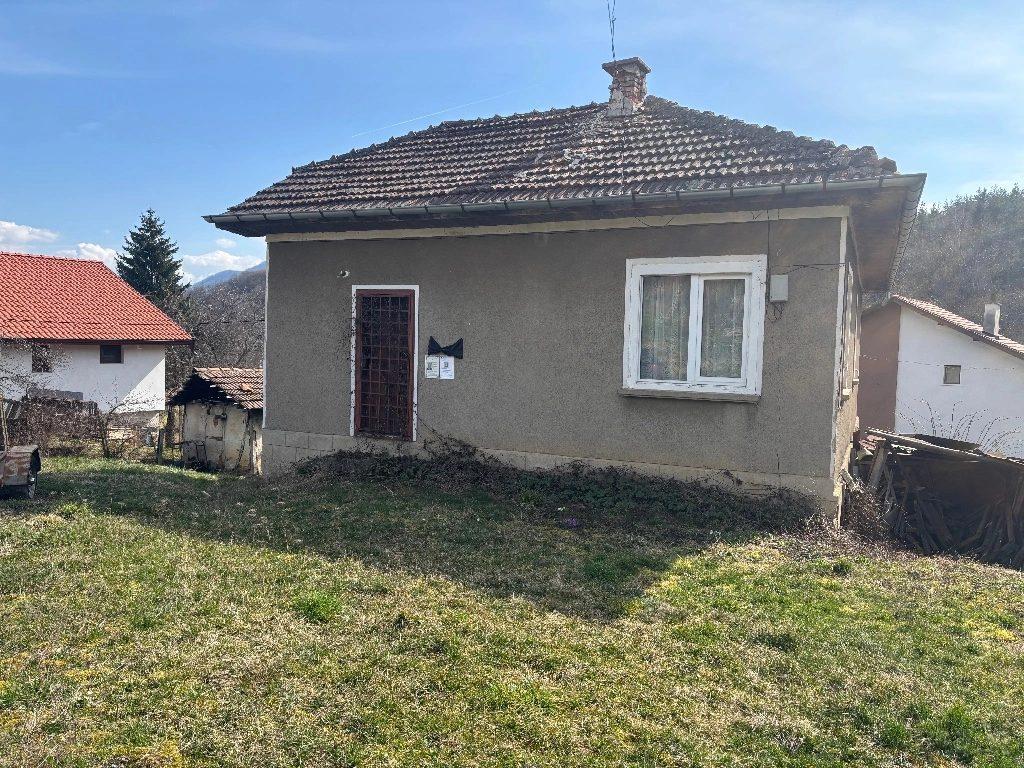 House for Sale in Boykovets, Sofia Province