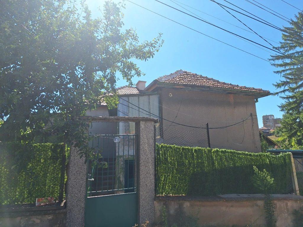 House for Sale in Radomir, Pernik