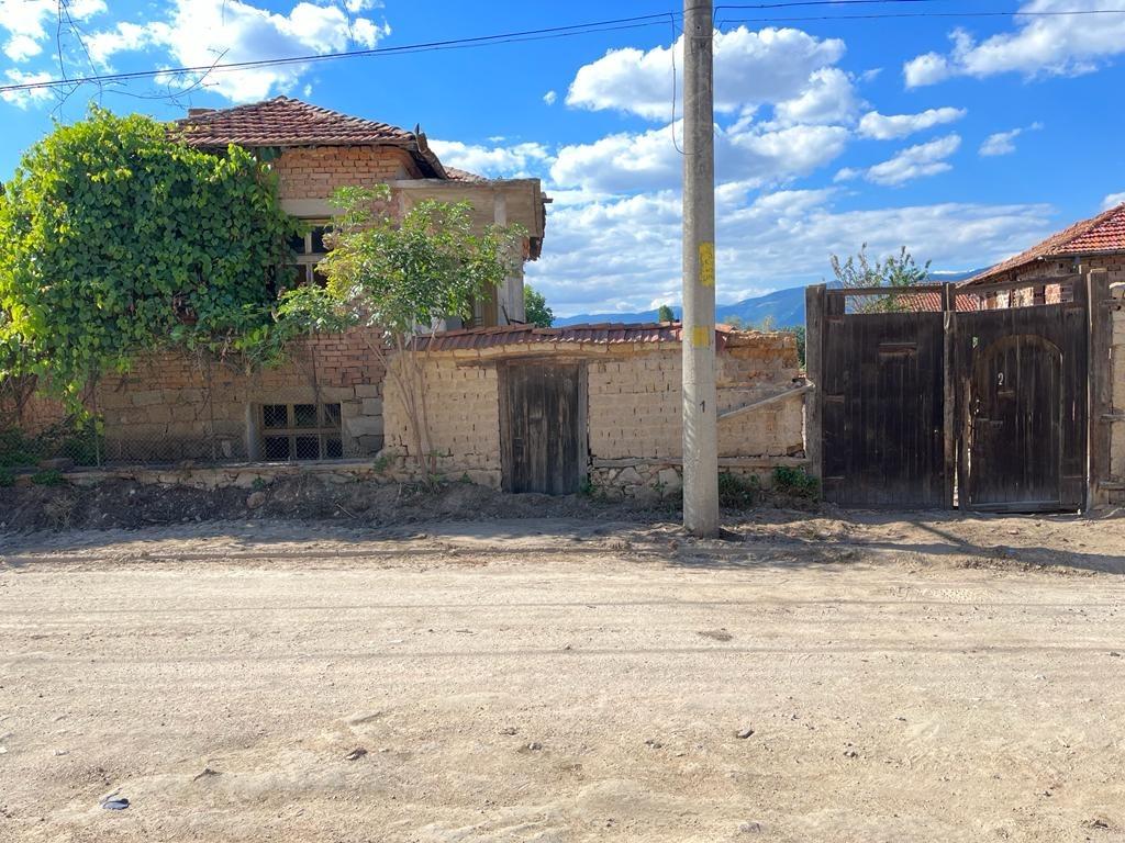 House for Sale in Karavelovo, Plovdiv