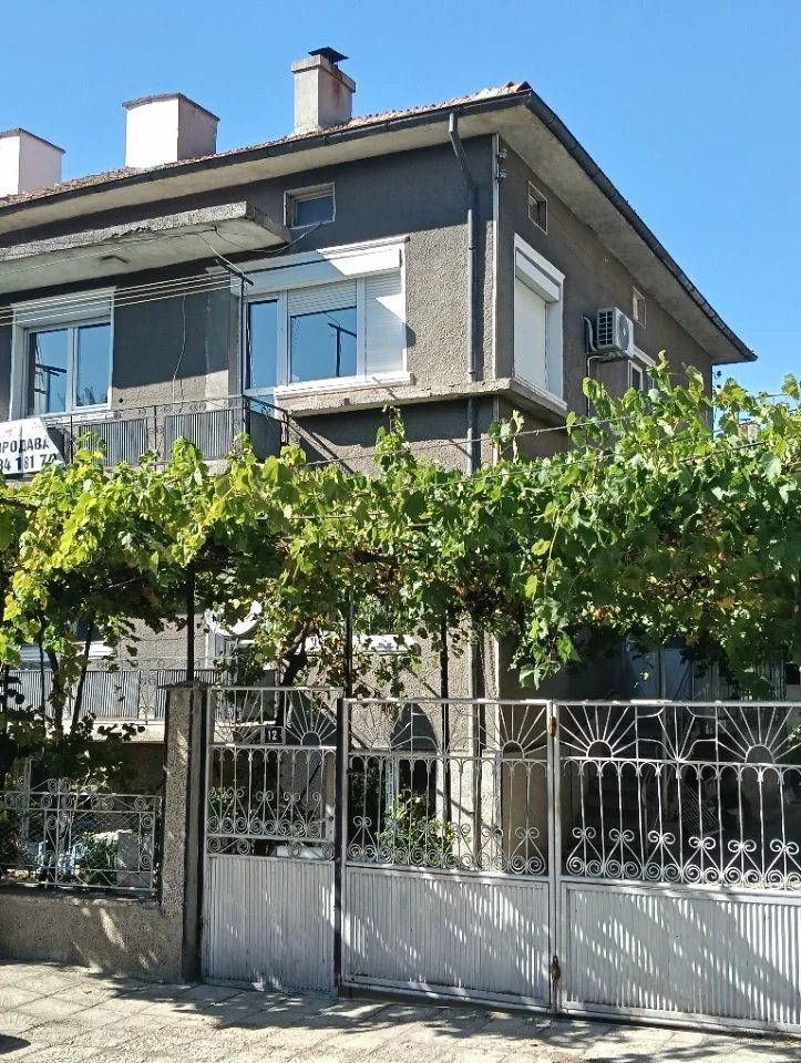 House for Sale in Aksakovo, Varna