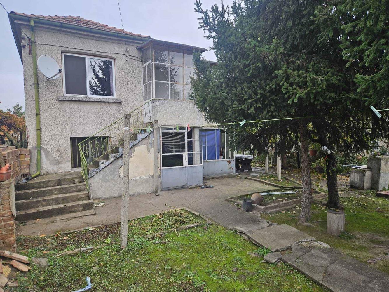 House for Sale in Zlatitrap, Plovdiv