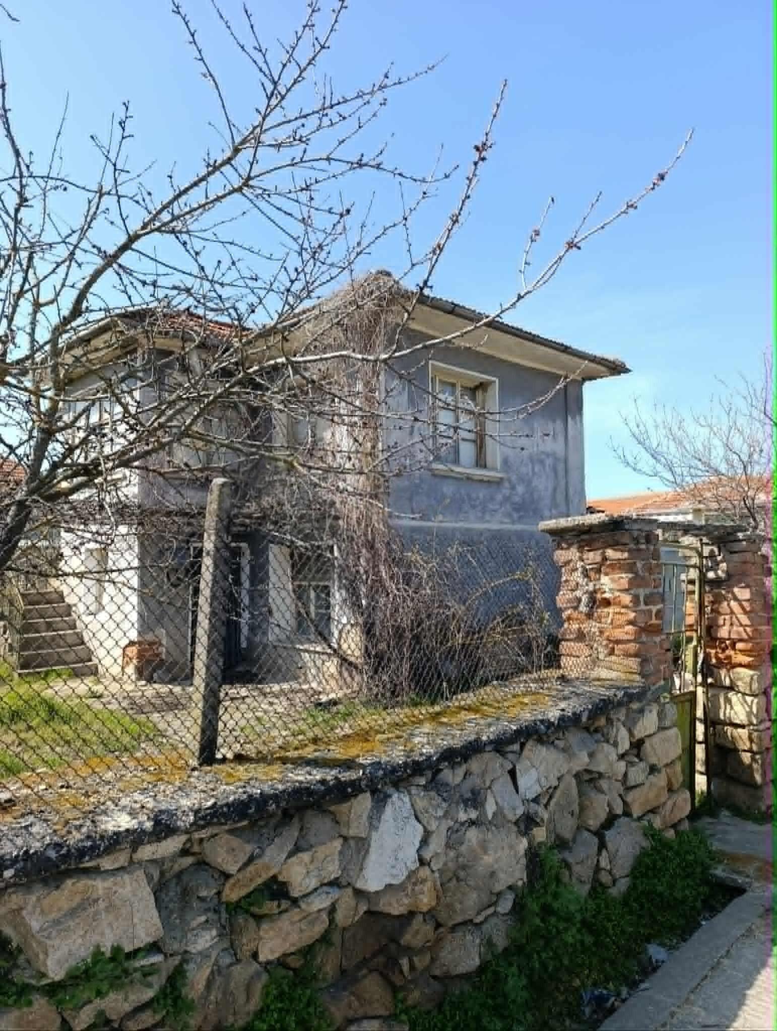 House for Sale in Prolom, Plovdiv