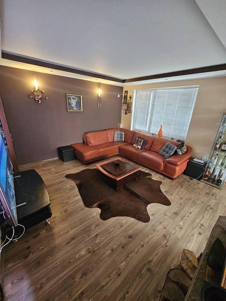 House for Sale in Brestnik, Plovdiv