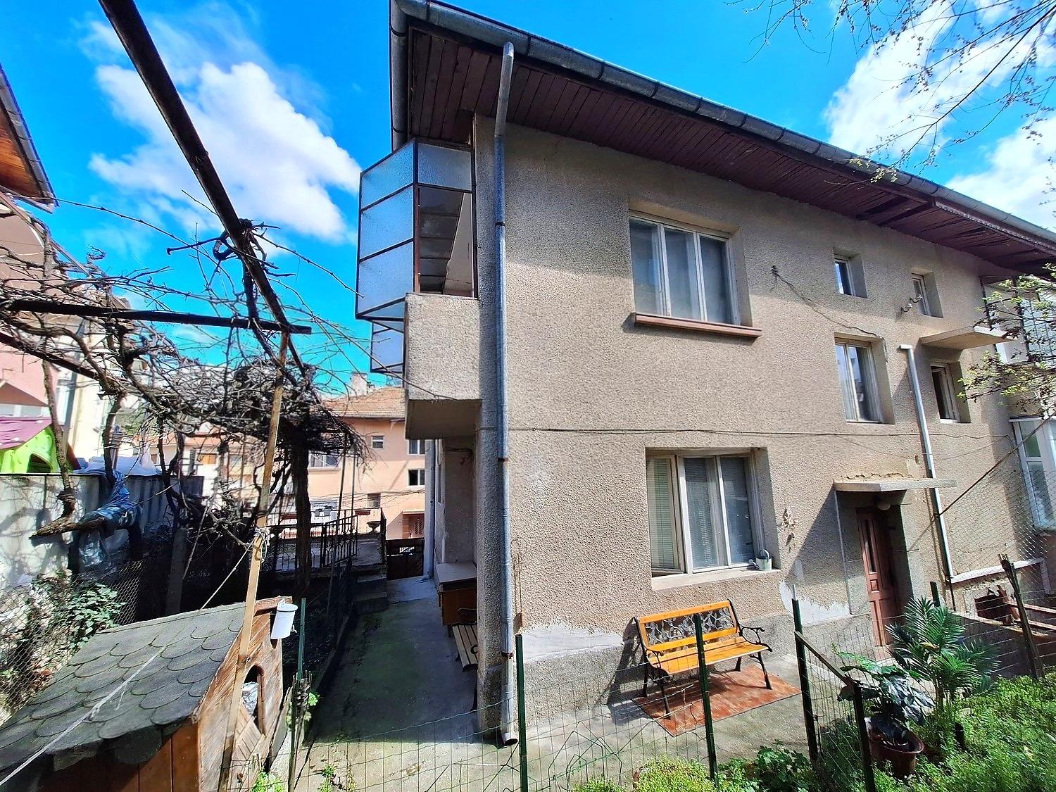 House for Sale in Blagoevgrad, Wider Center
