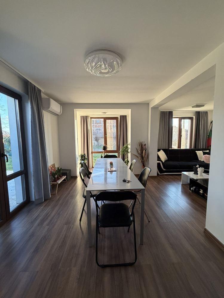 House for Sale in Saedinenie, Plovdiv