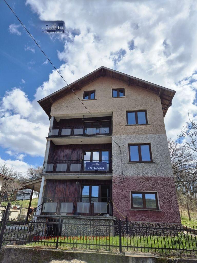 House for Sale in Lyulin, Pernik