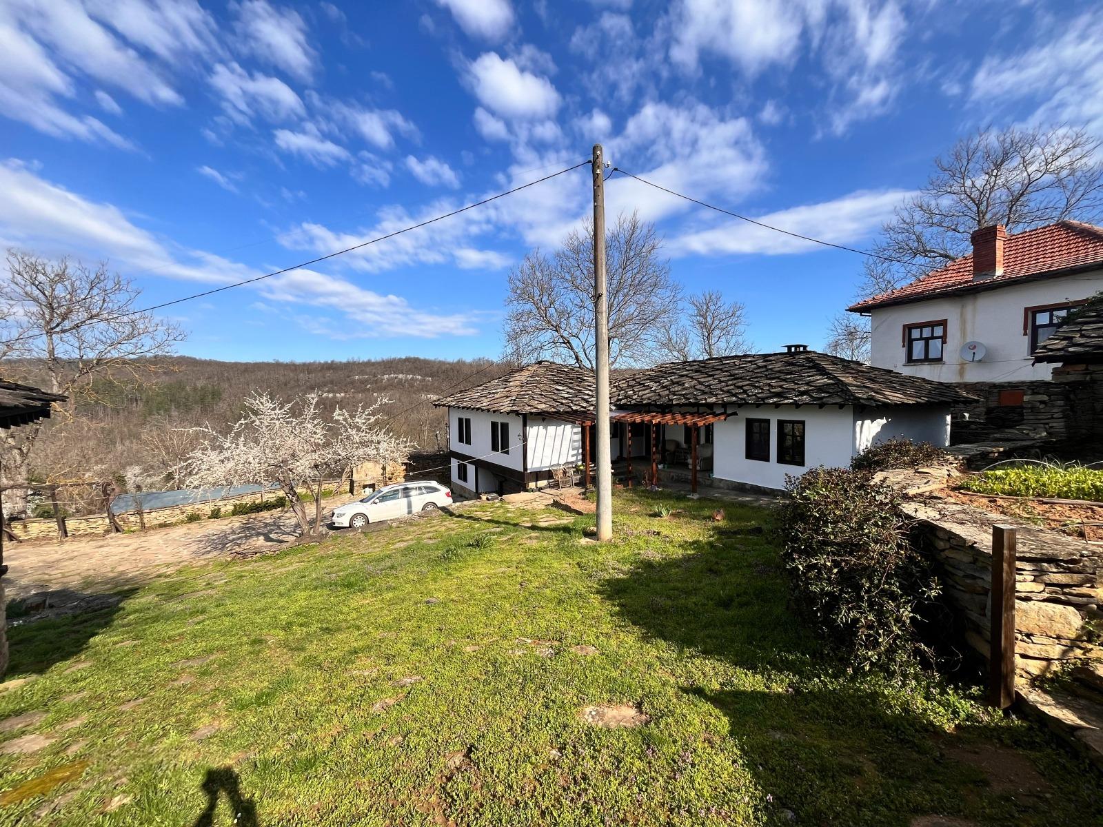 House for Sale in Belomazhite, Gabrovo