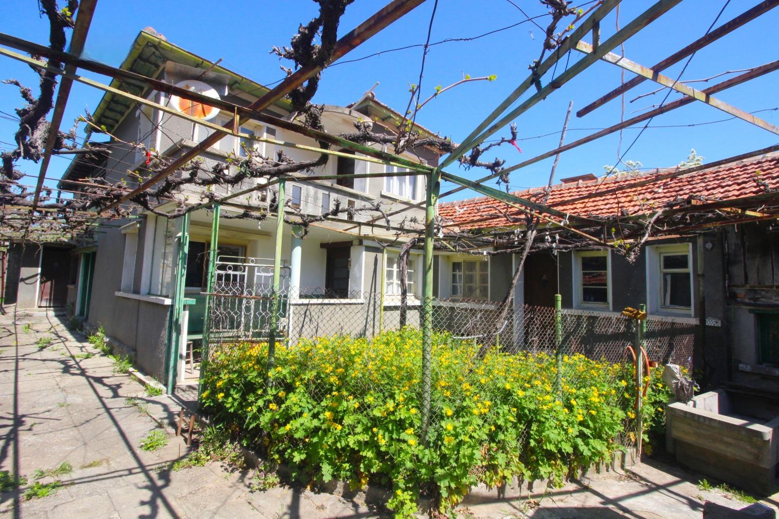 House for Sale in Zdravkovets, Gabrovo