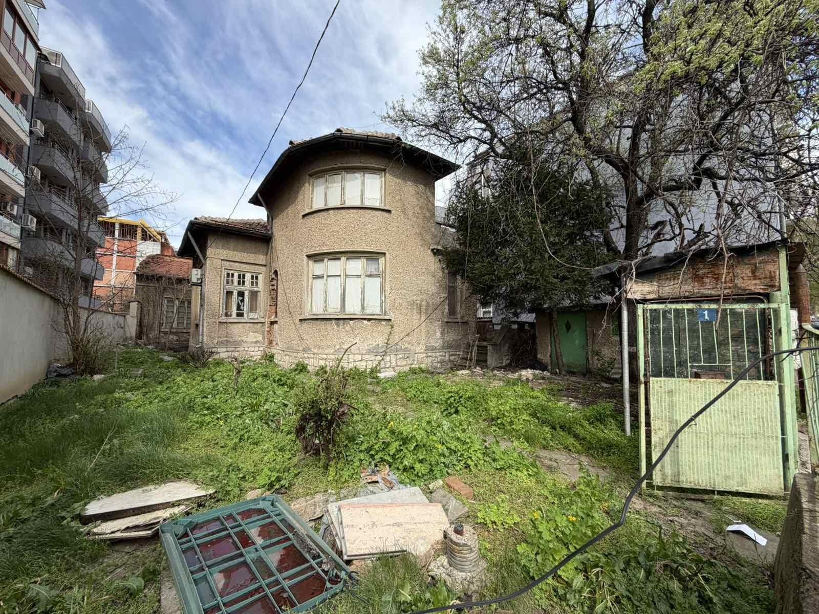 House for Sale in Pleven, Wider Center