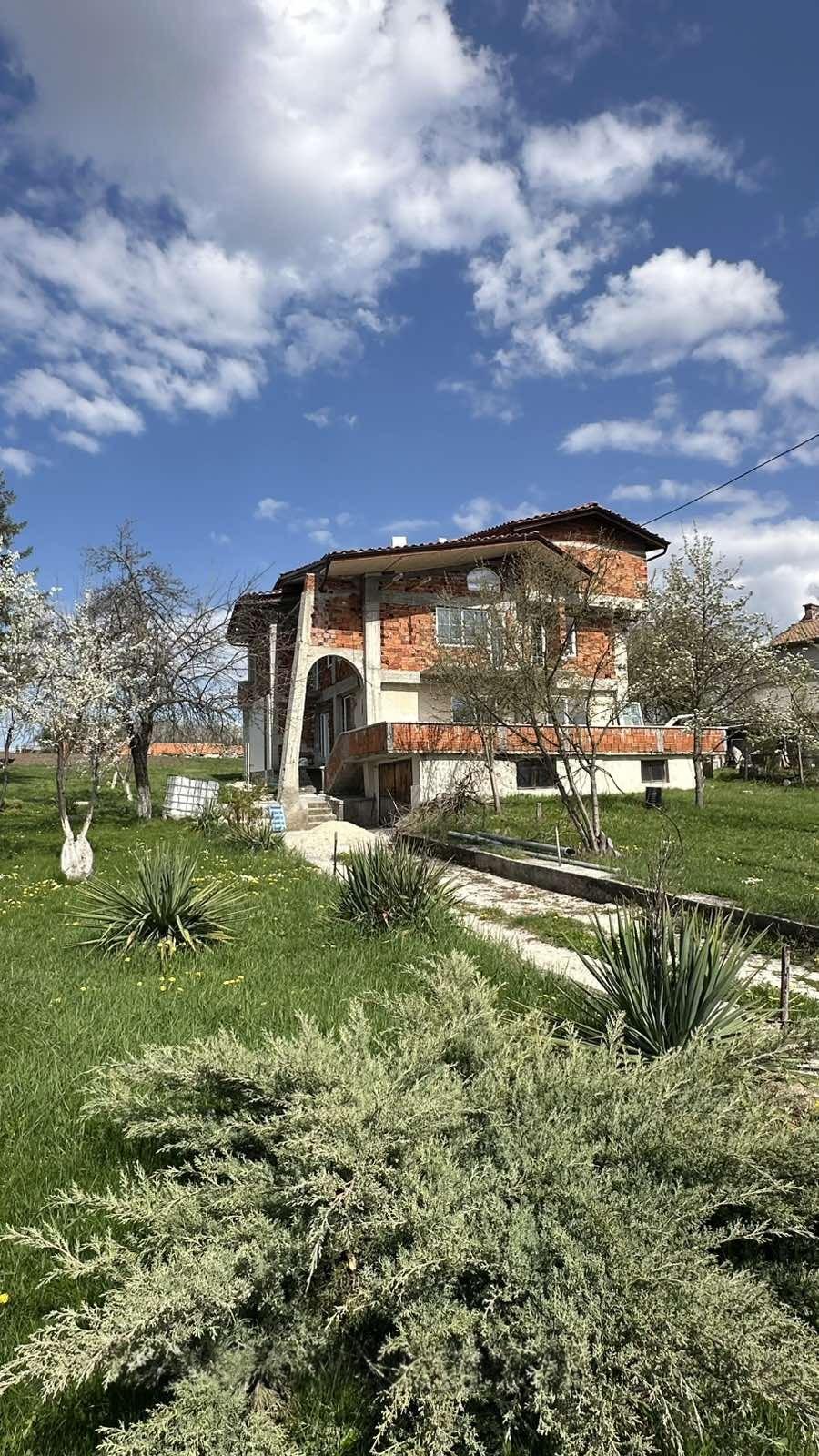 House for Sale in Aldomirovtsi, Sofia Province