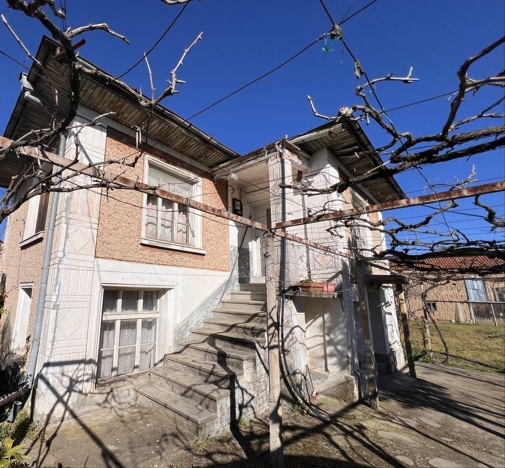 House for Sale in Streltsi, Plovdiv
