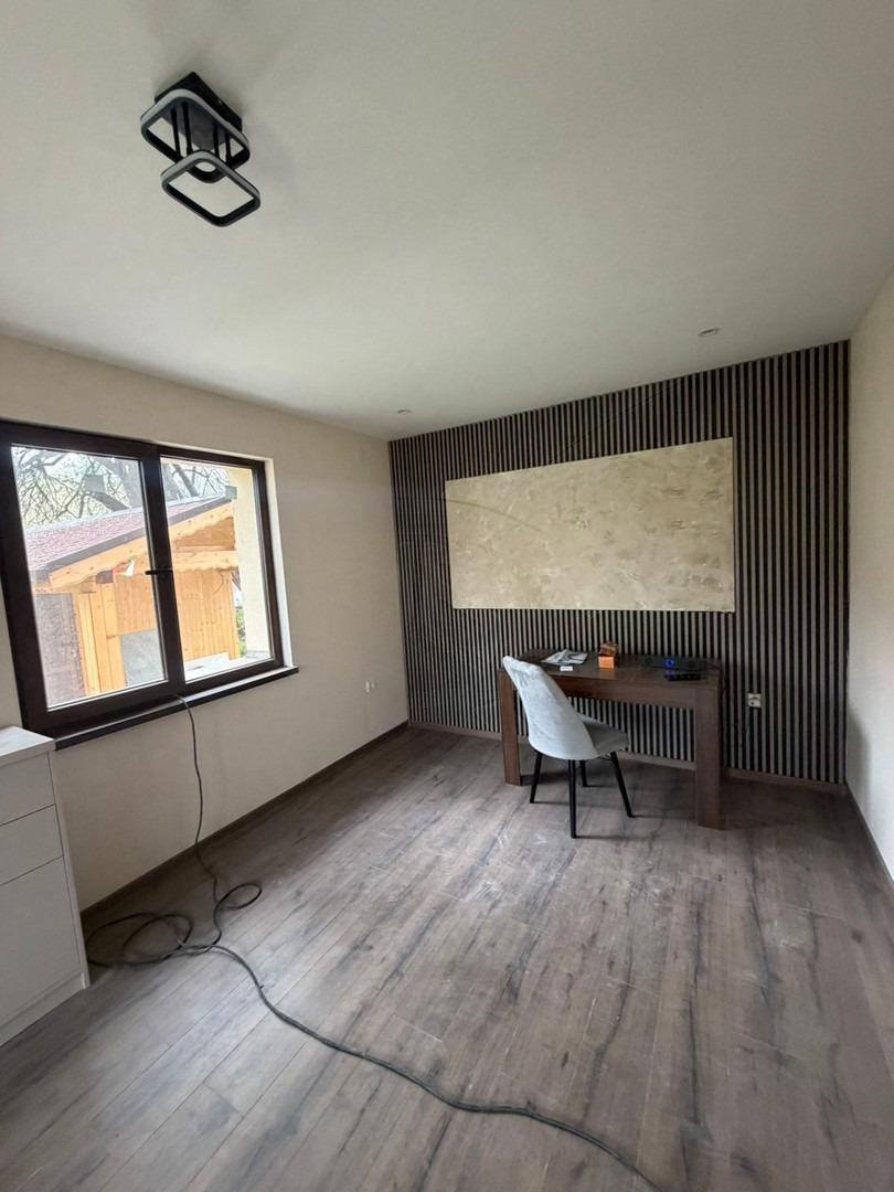 House for Sale in Hrabarsko, Sofia Province