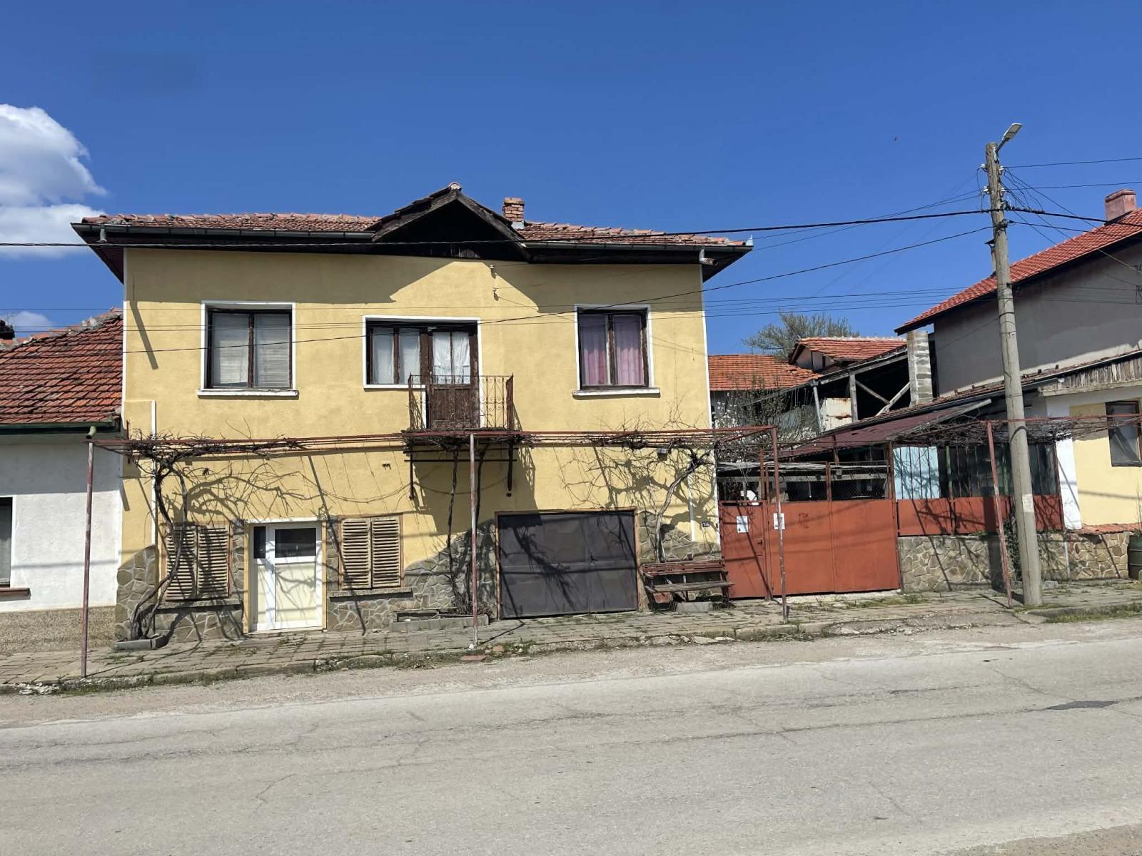 House for Sale in Radyuvene, Lovech