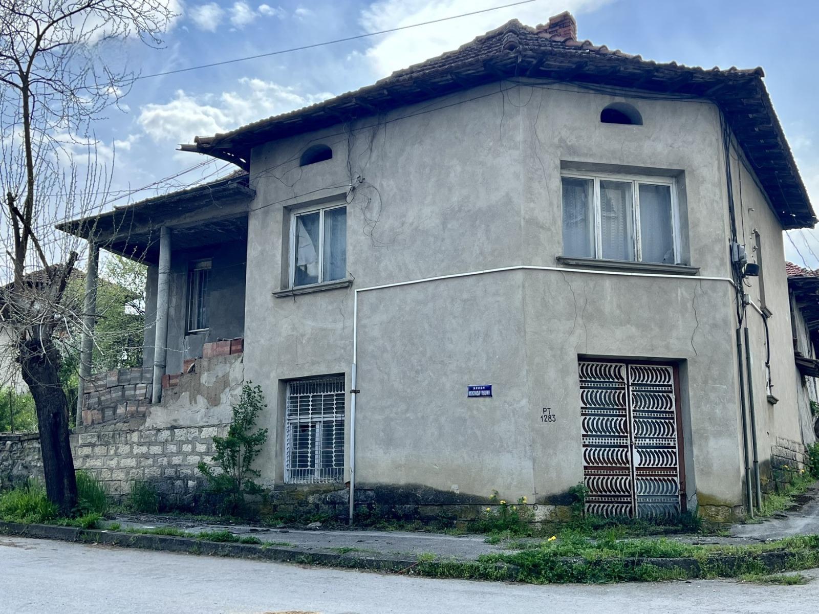 House for Sale in Ugarchin, Lovech