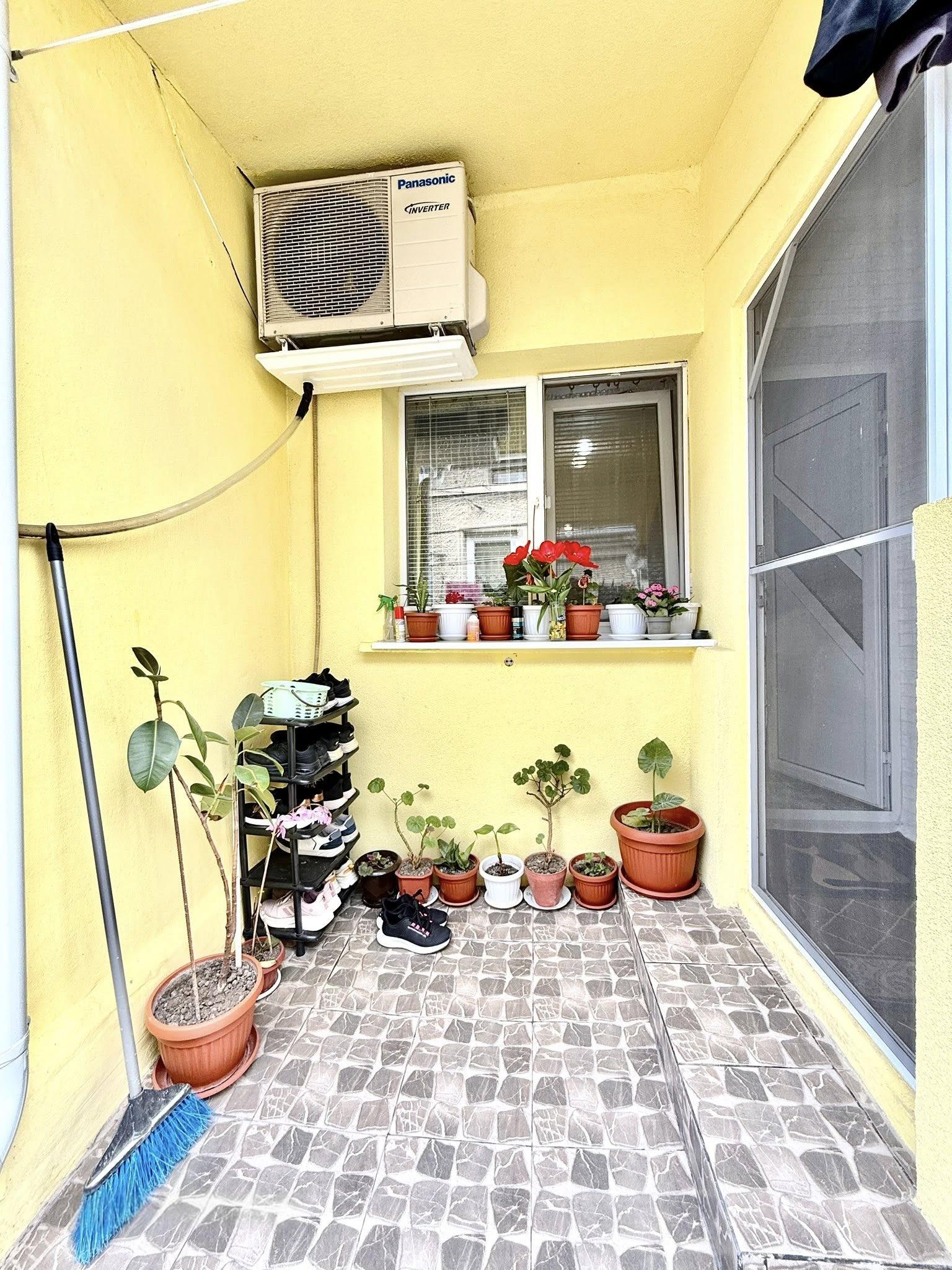 House for Sale in Dobrich, Kralska zona