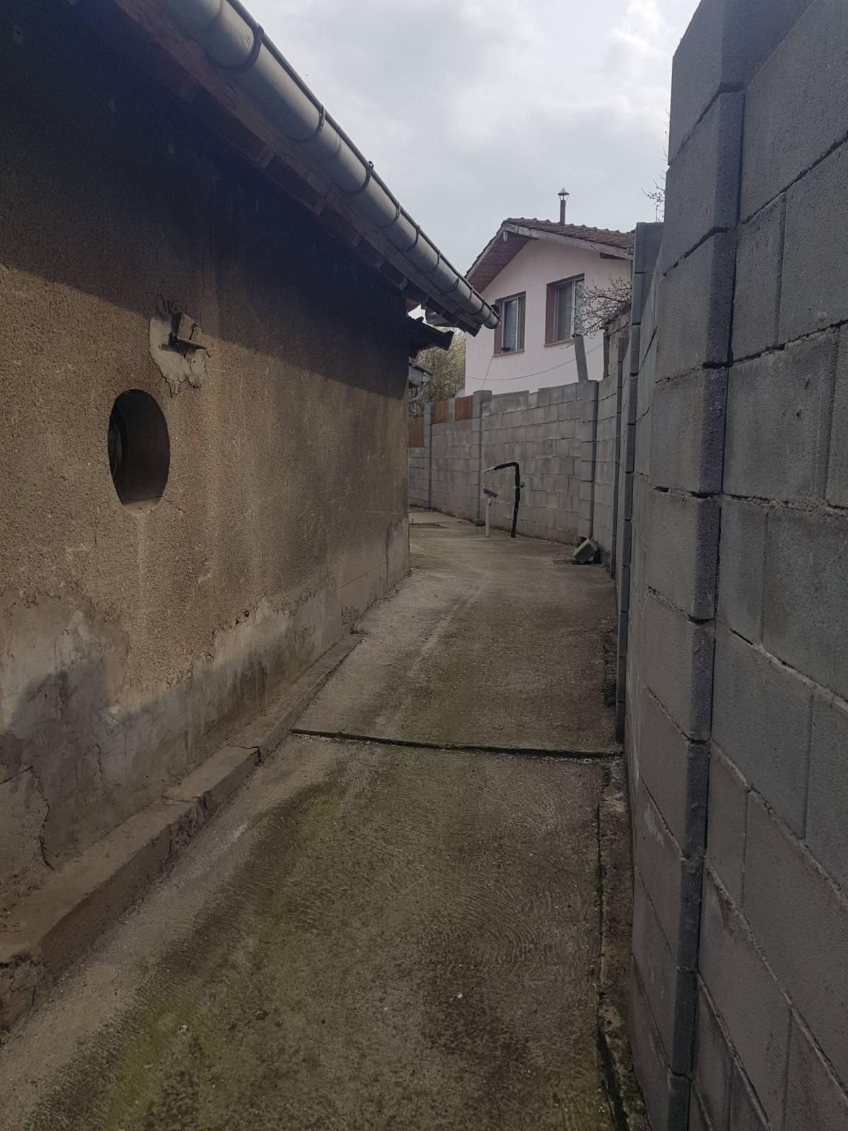House for Sale in Pleven, Idealen tsentar