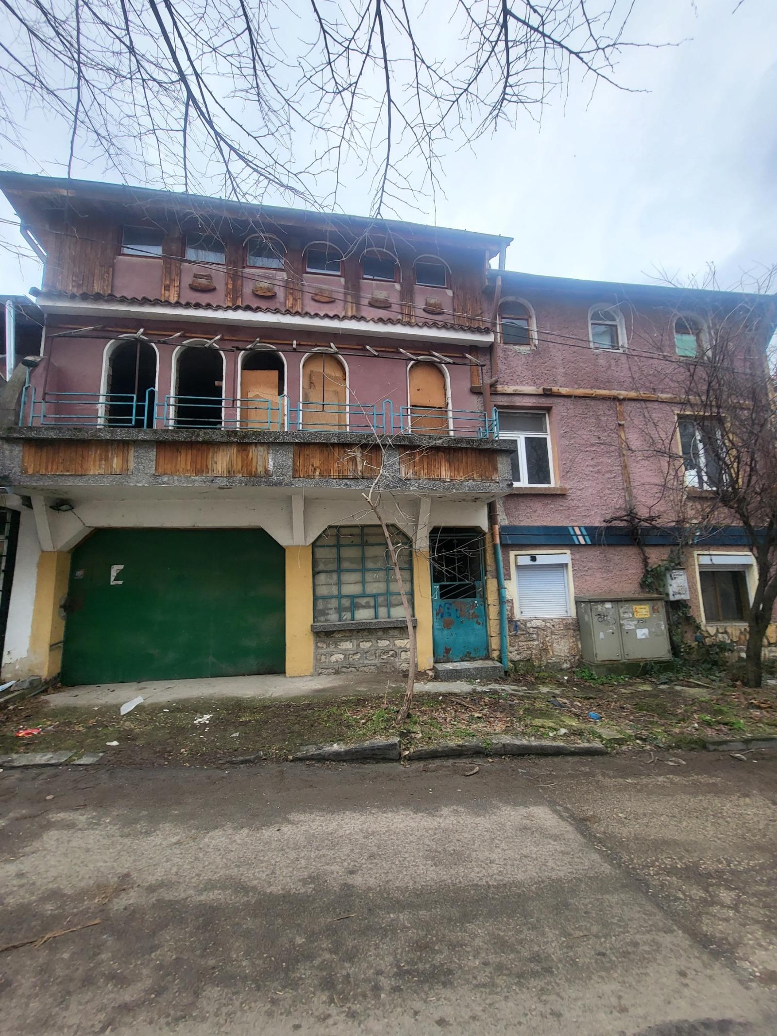 House for Sale in Pleven, Idealen tsentar
