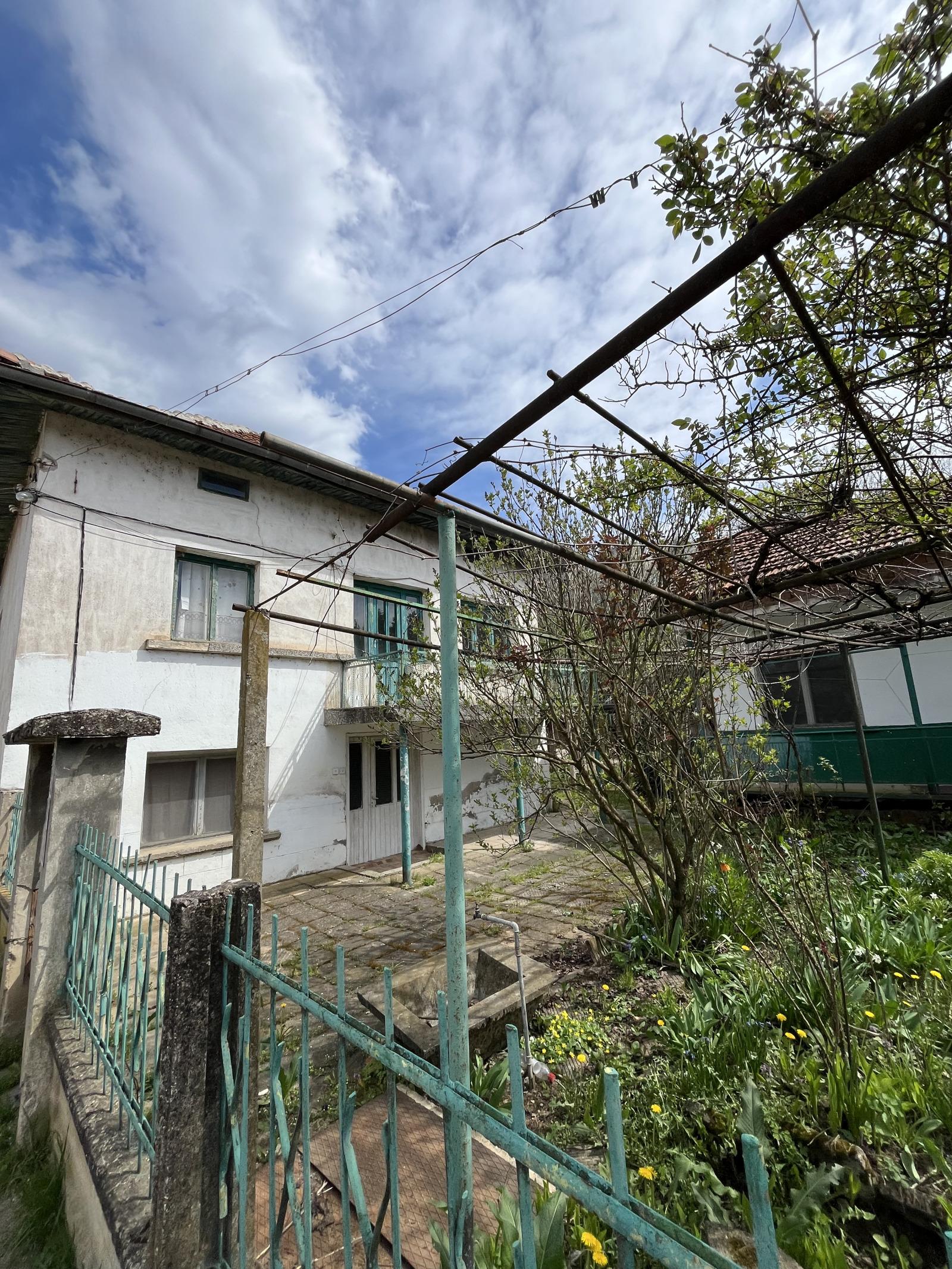 House for Sale in Kravoder, Vratsa