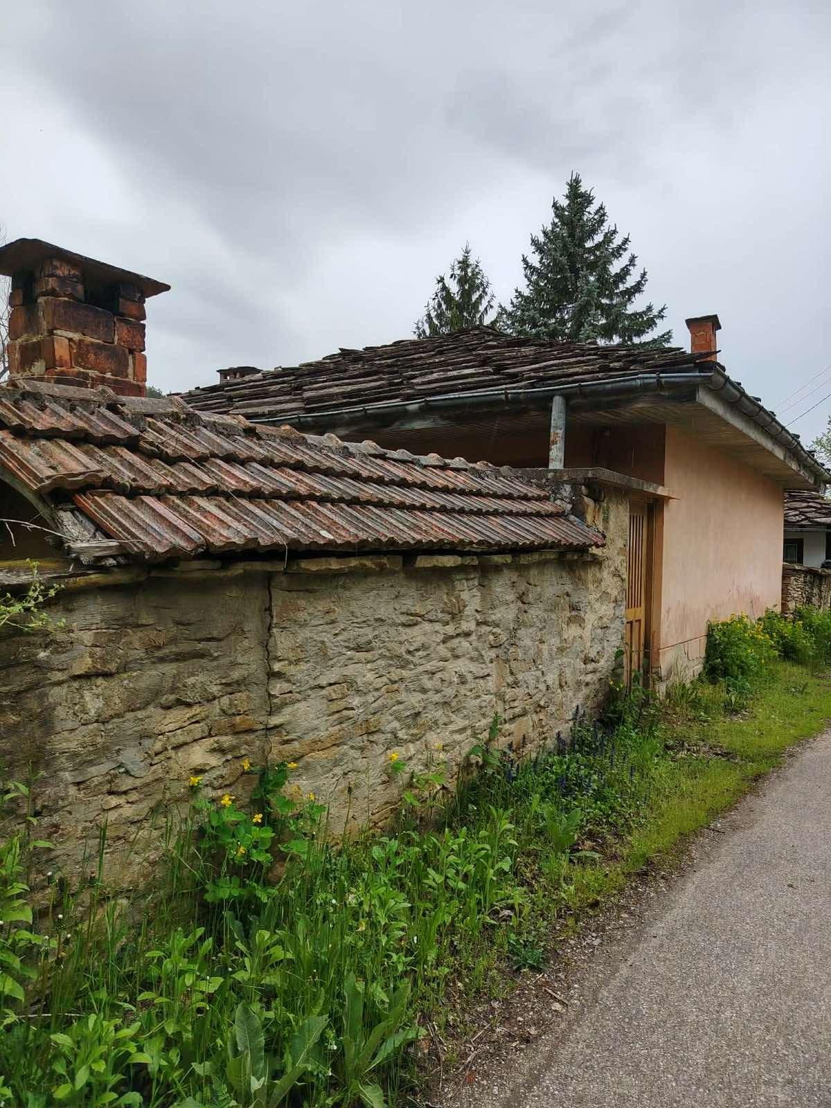House for Sale in Belomazhite, Gabrovo
