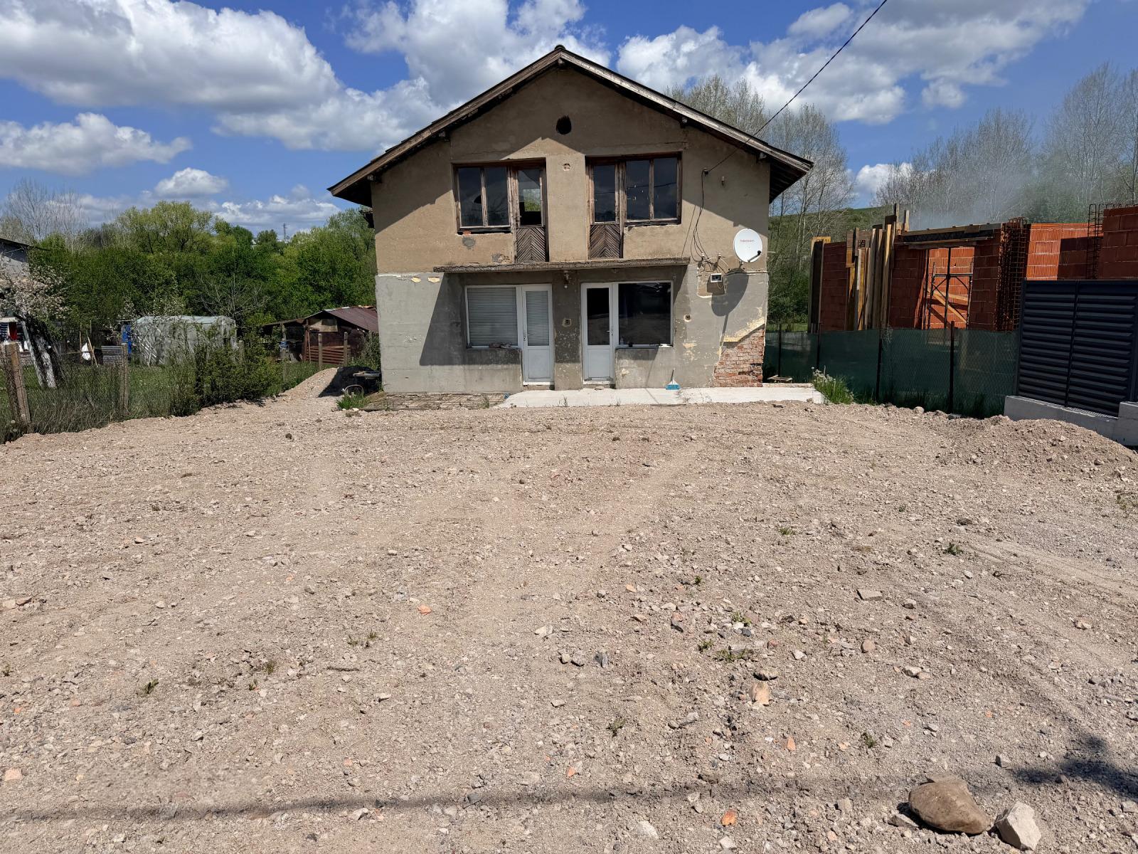 House for Sale in Pernik, Tsarkva