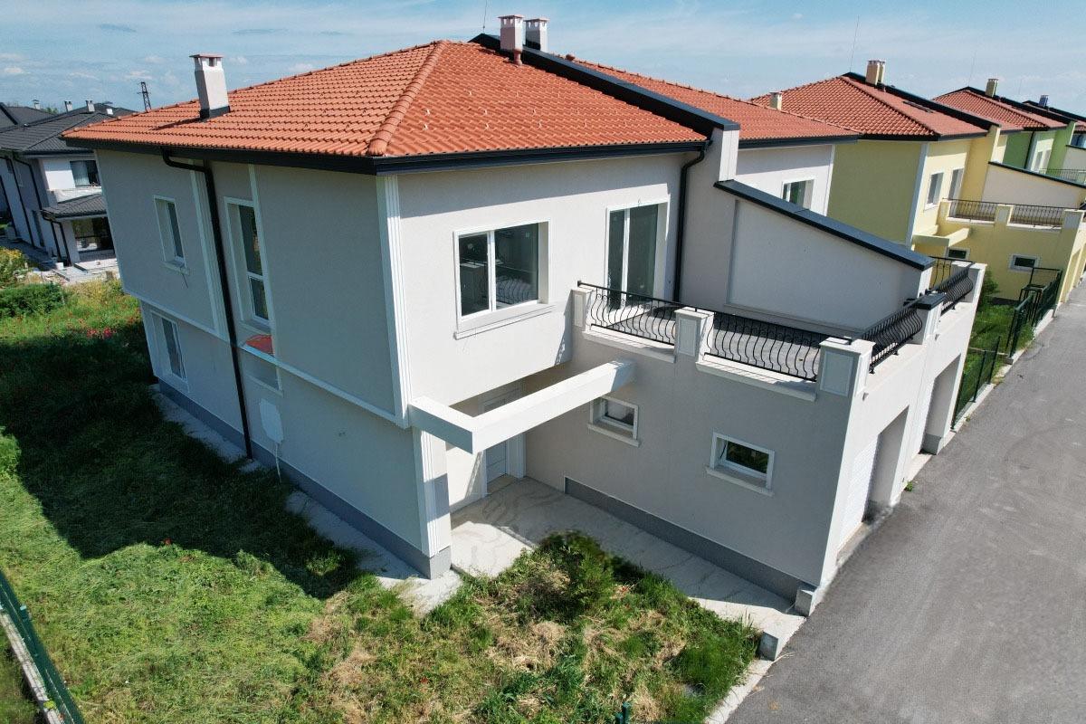 House for Sale in Parvenets, Plovdiv