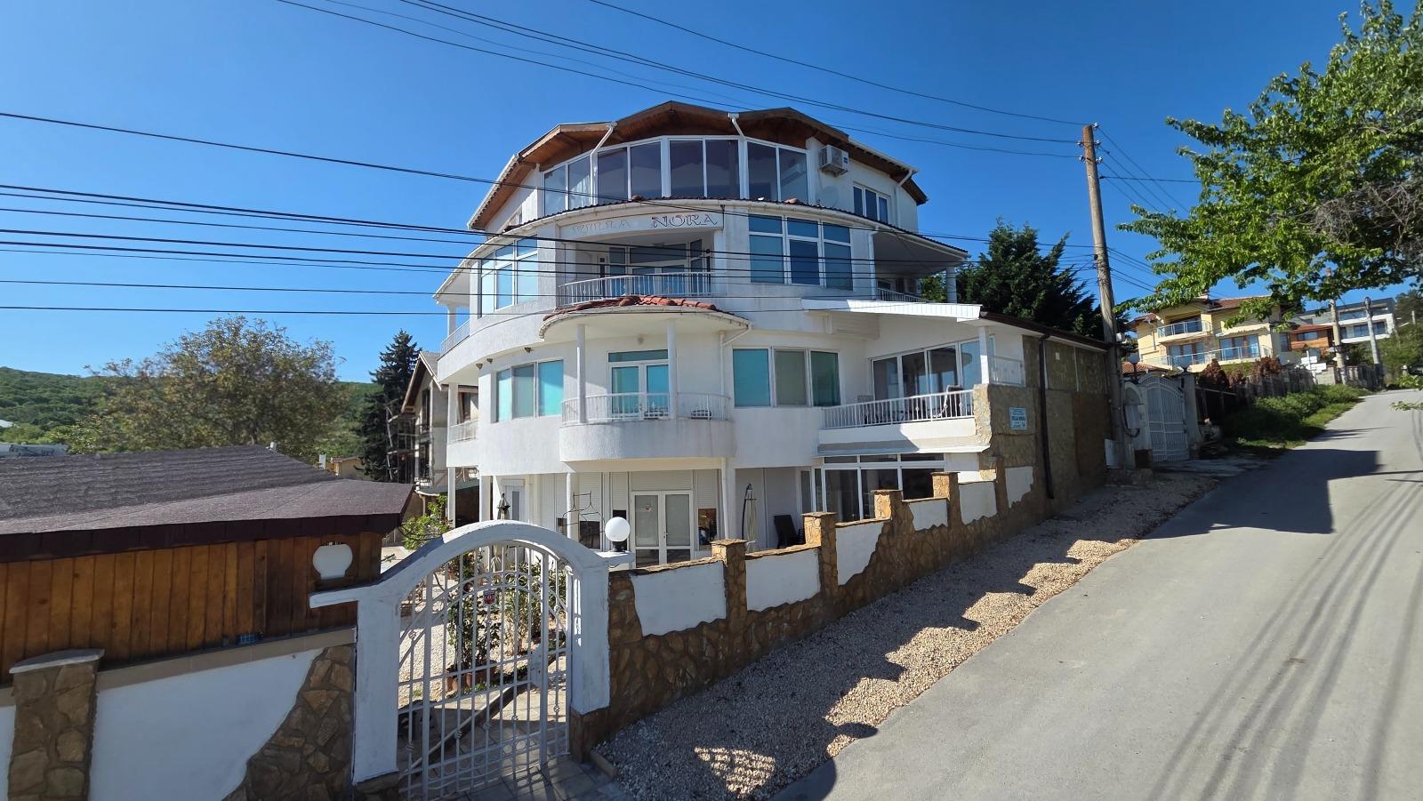 Villa for Sale in Balchik, Dobrich