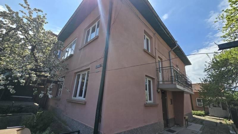 House for Sale in Pernik, Mogiliche