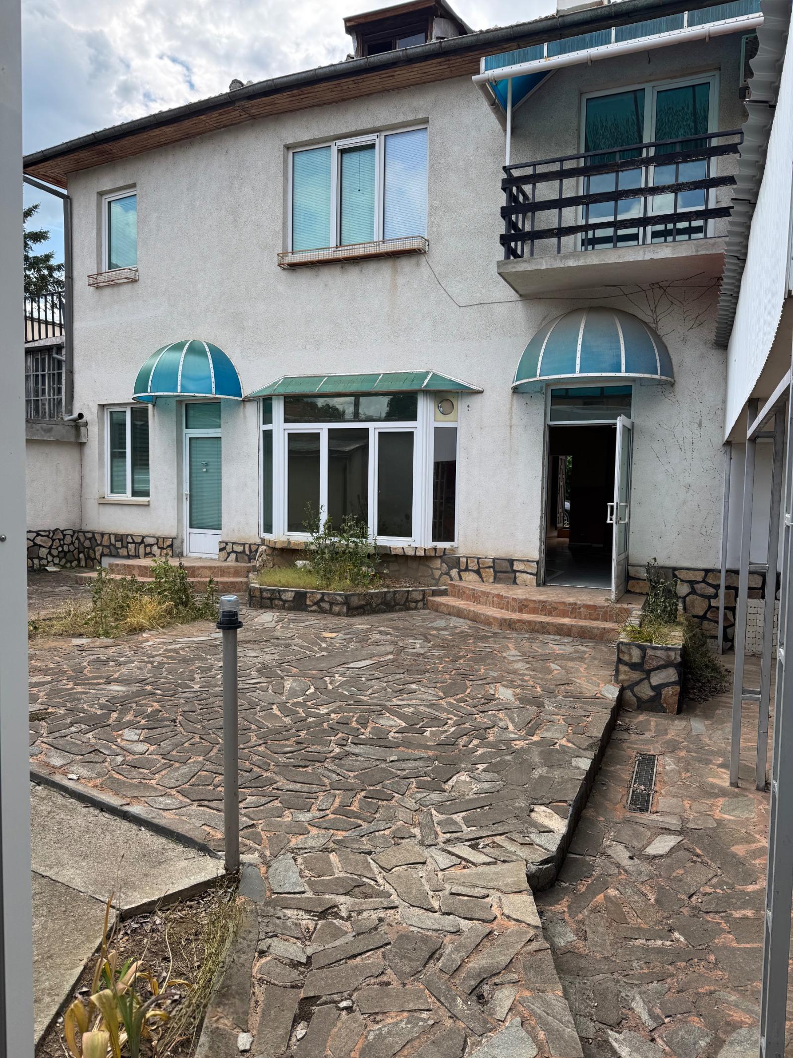 House for Sale in Lovech, Wider Center