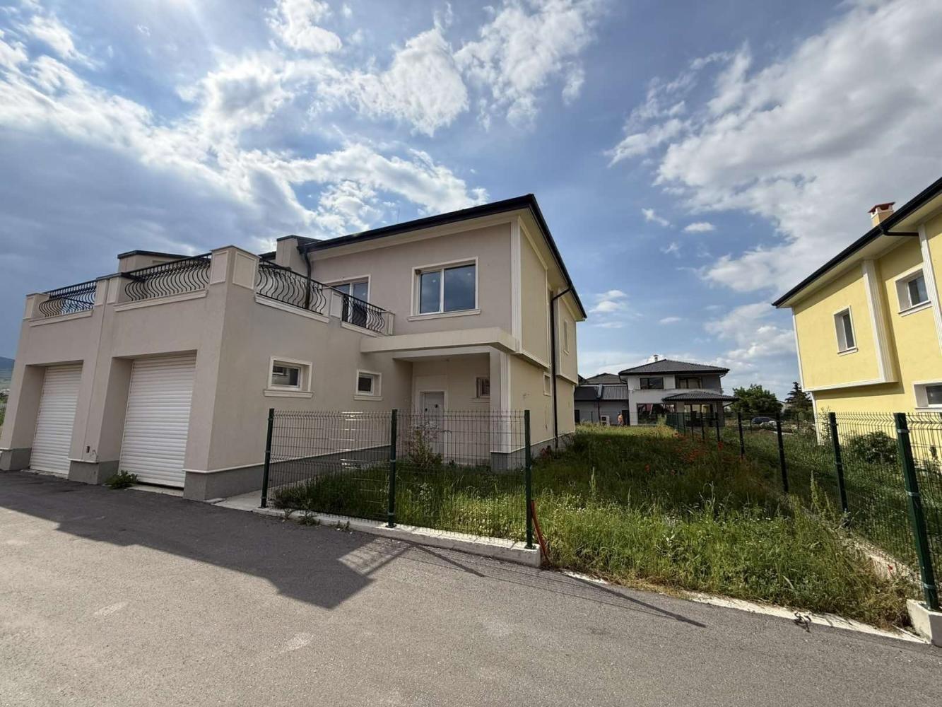 House for Sale in Parvenets, Plovdiv