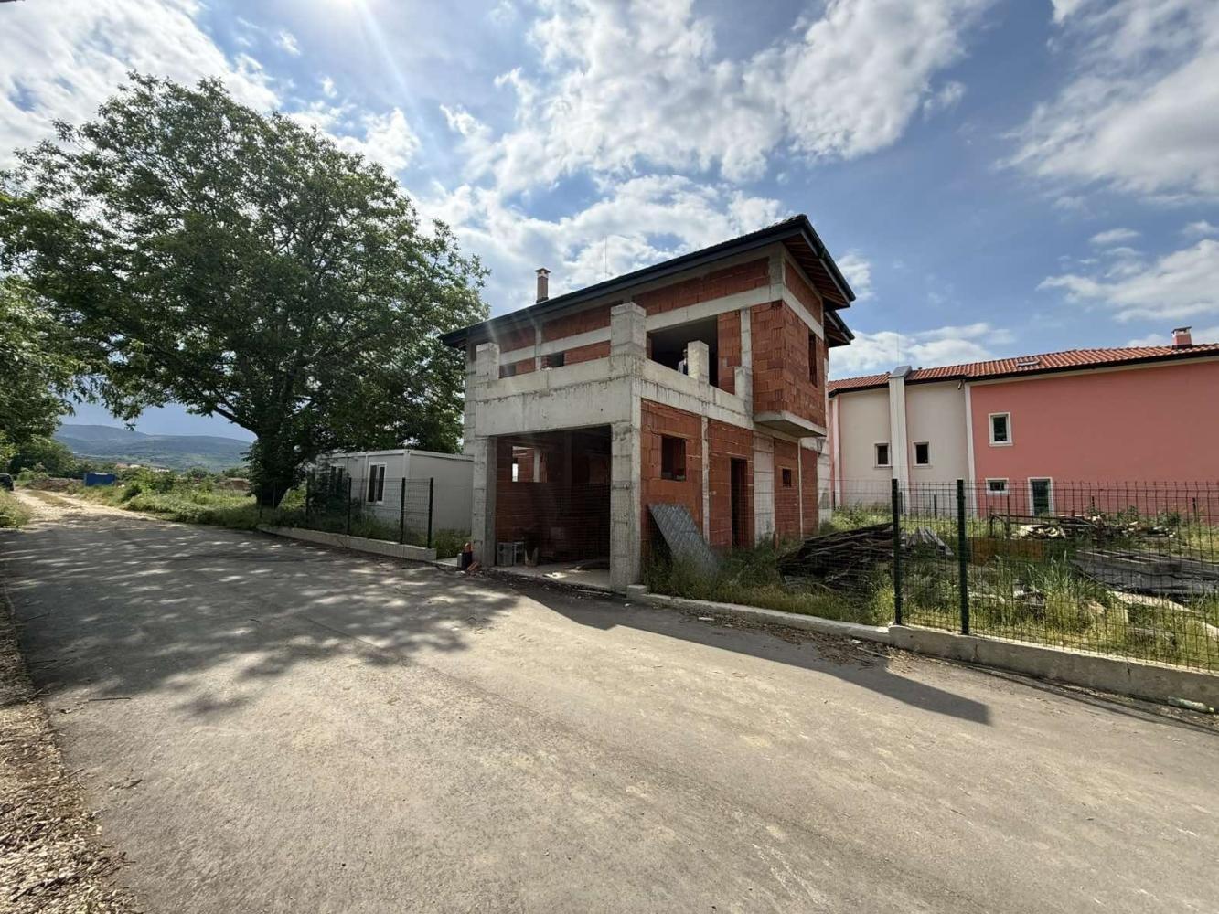 House for Sale in Parvenets, Plovdiv