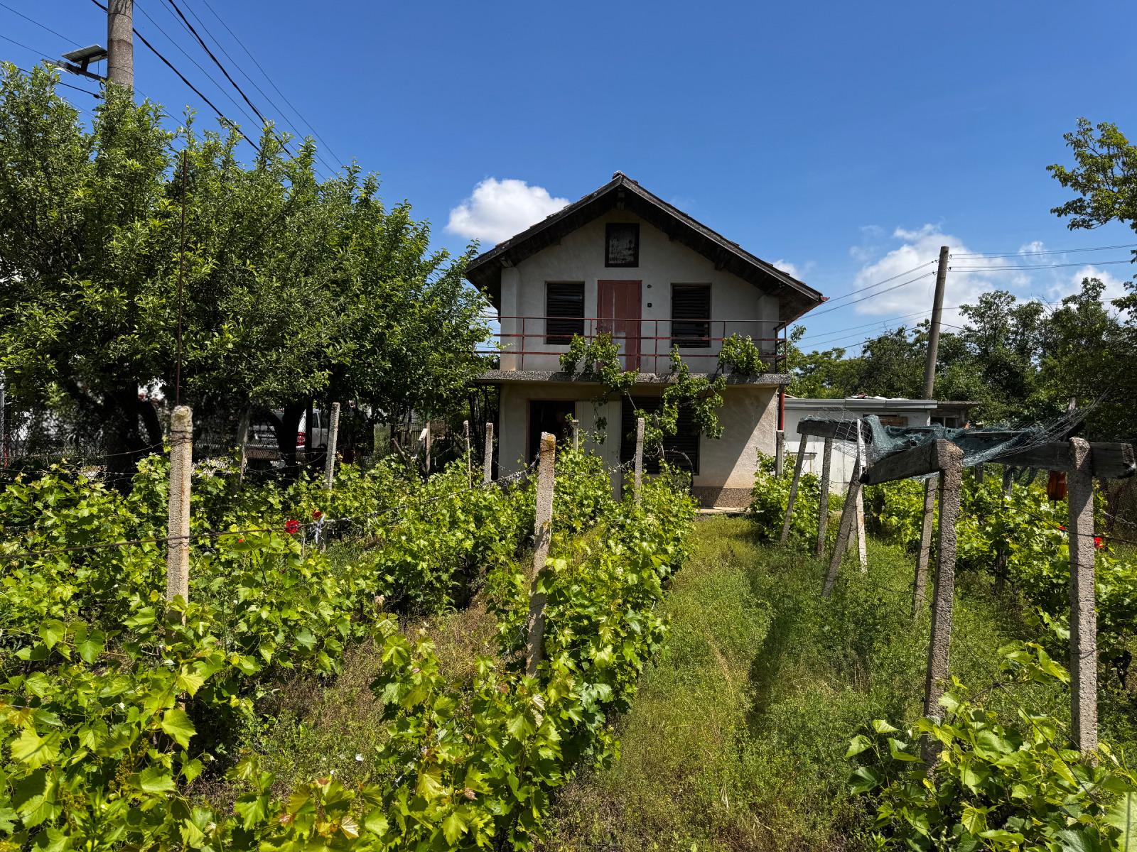 Villa for Sale in Pleven, Plochata Area