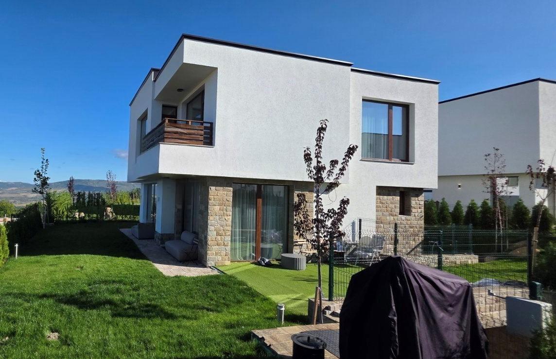 House for Sale in Kladnitsa, Pernik