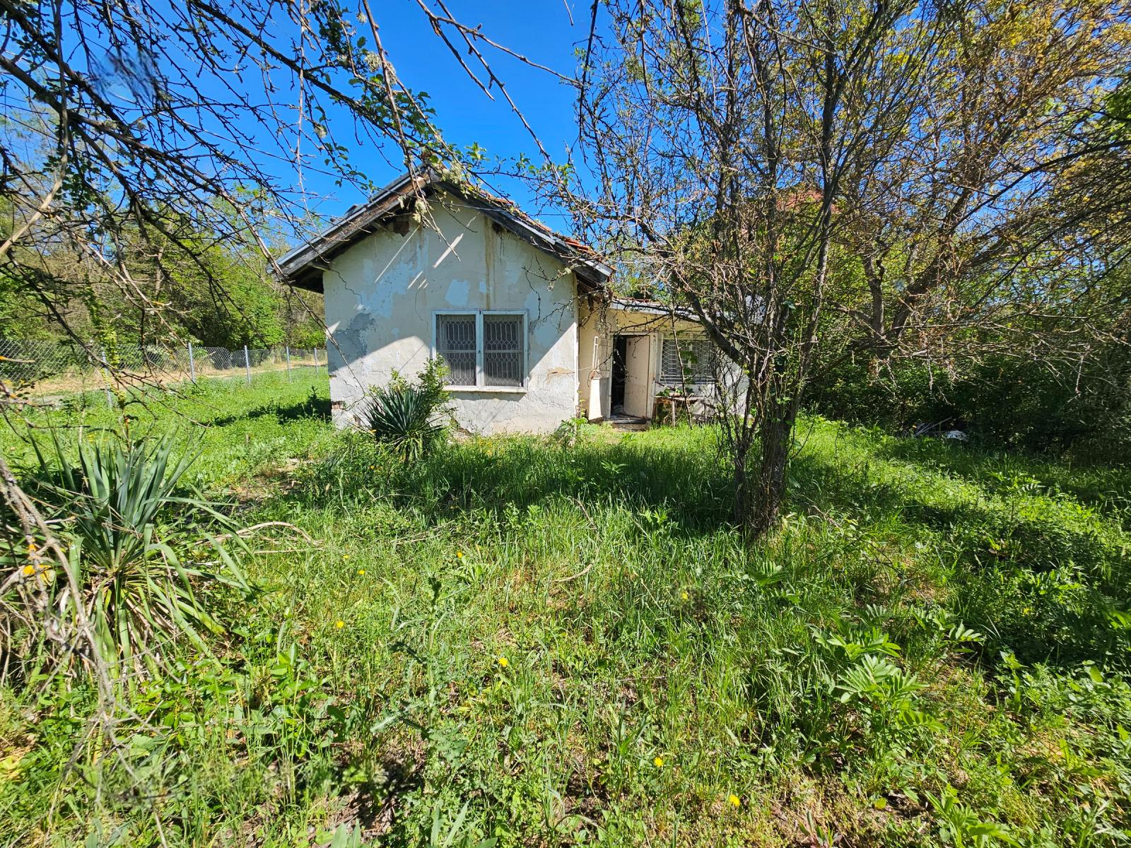 Villa for Sale in Potsarnentsi, Pernik