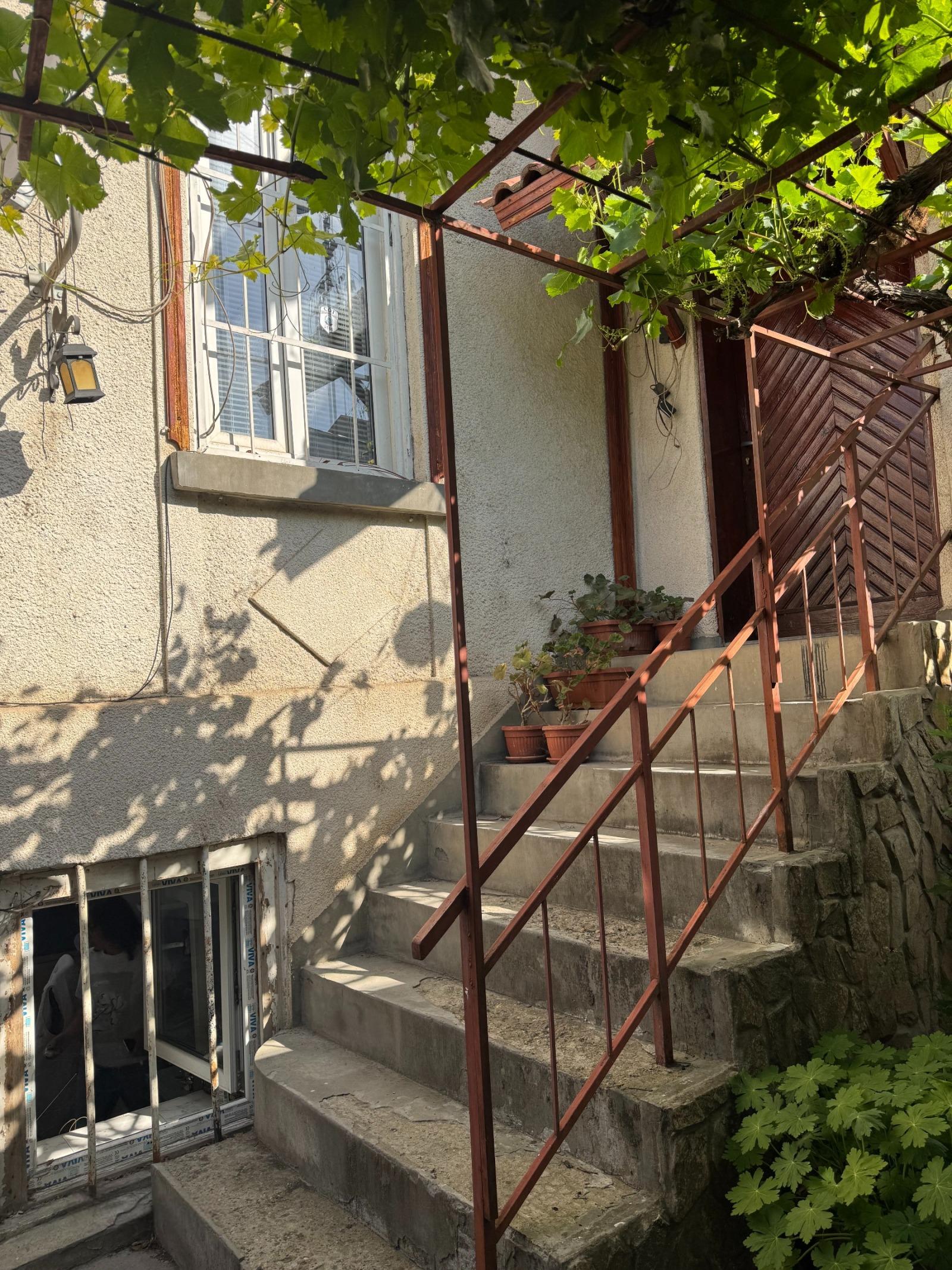 House for Sale in Pleven, Wider Center