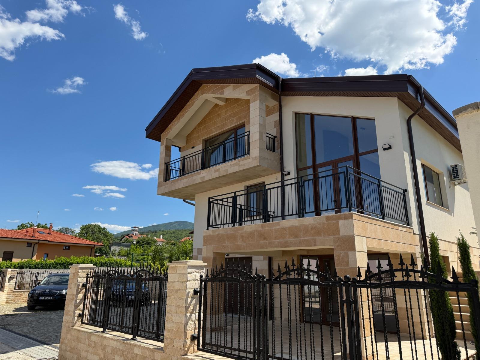 House for Sale in Brestnik, Plovdiv