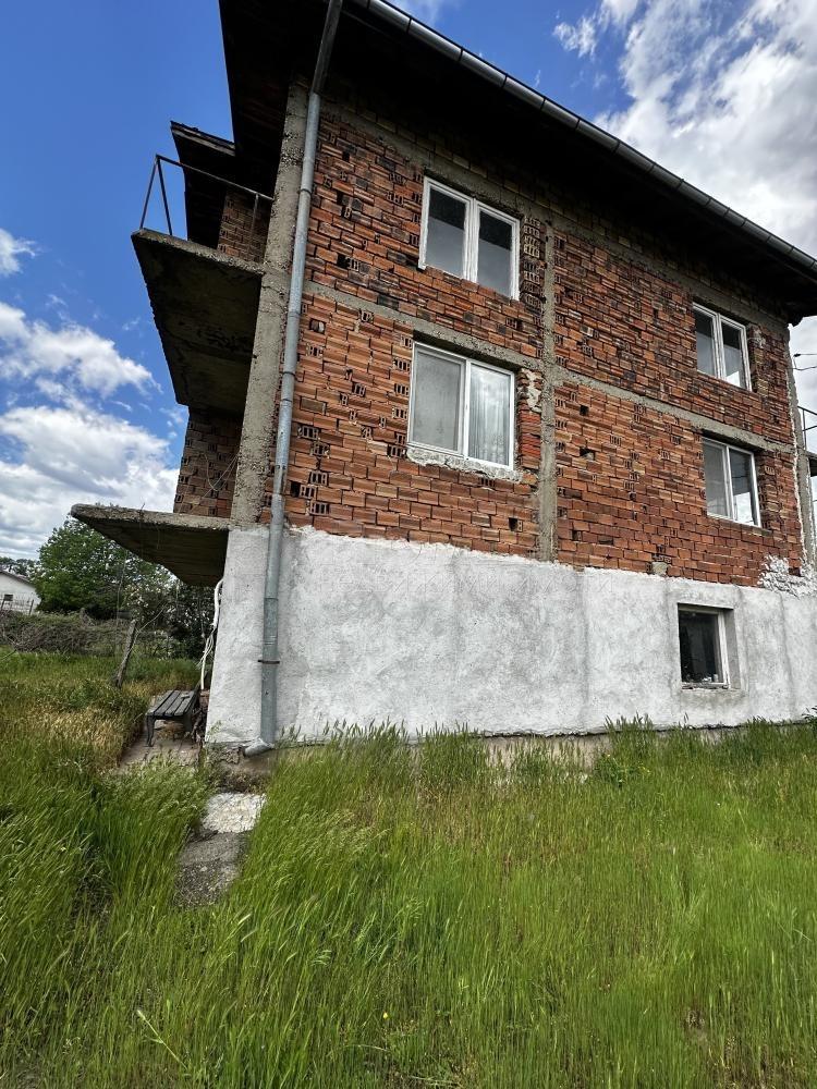 House for Sale in Busmantsi, Sofia Province