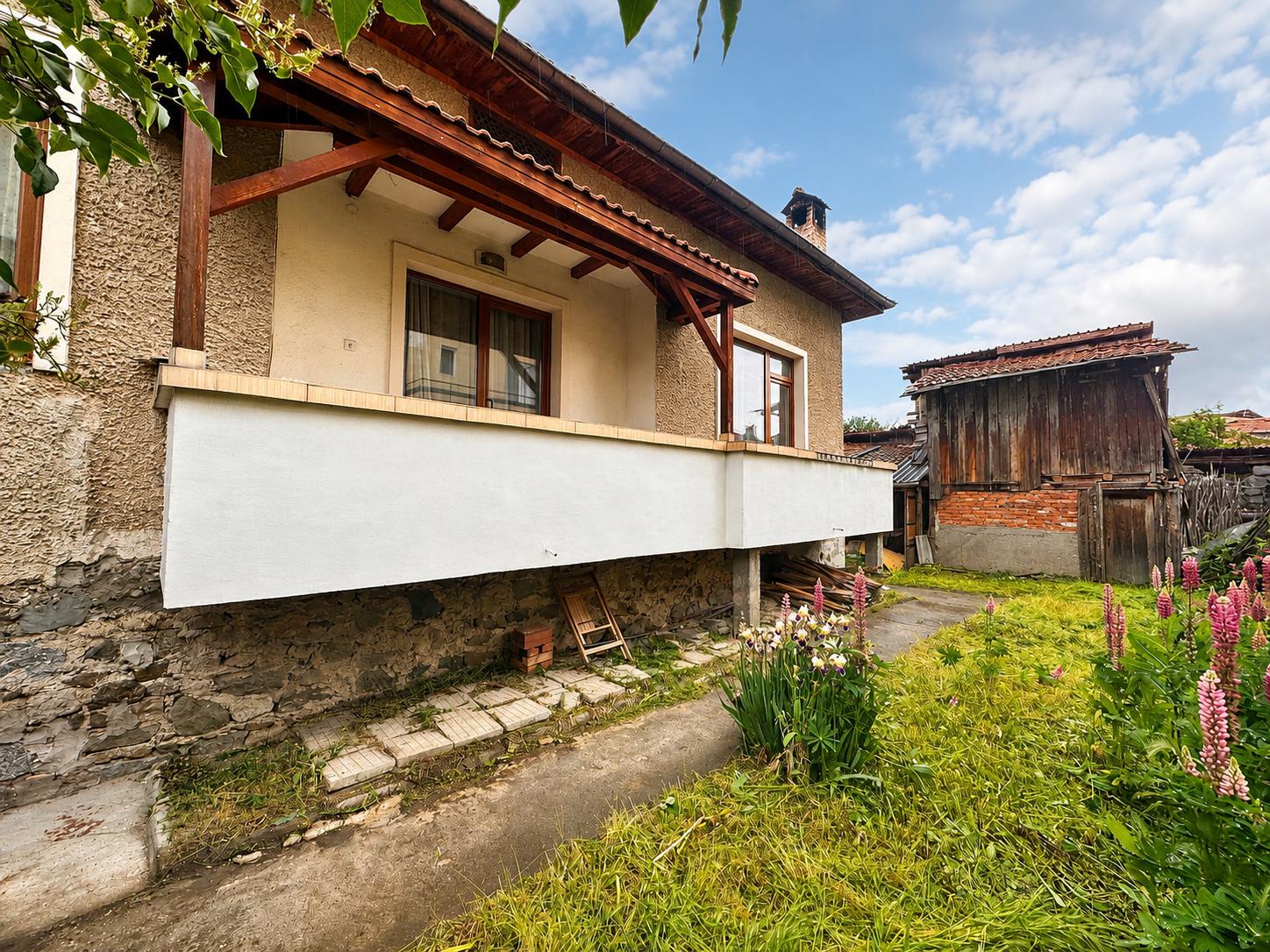 House for Sale in Dobrinishte, Blagoevgrad