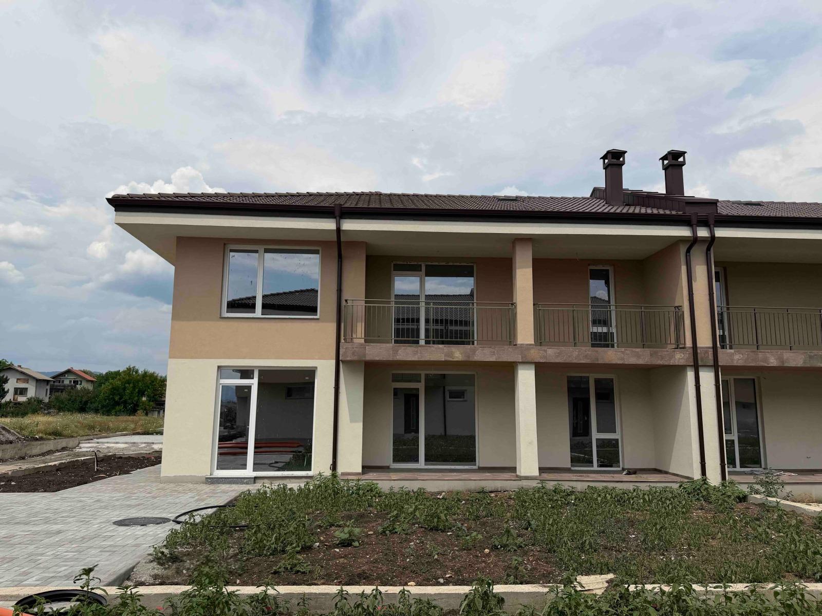 House for Sale in Sofia, Mramor
