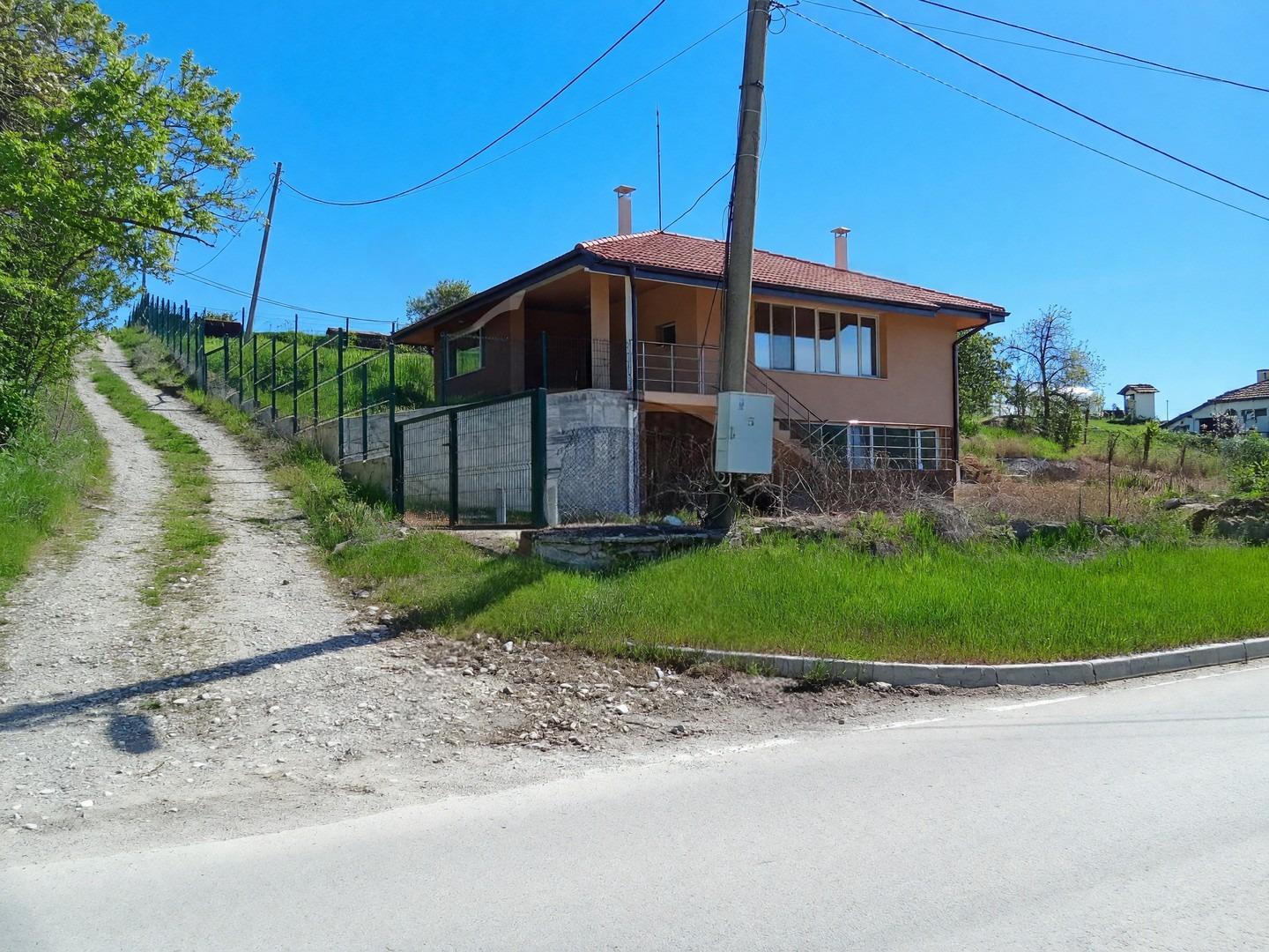 House for Sale in Barlozhnitsa, Sofia Province
