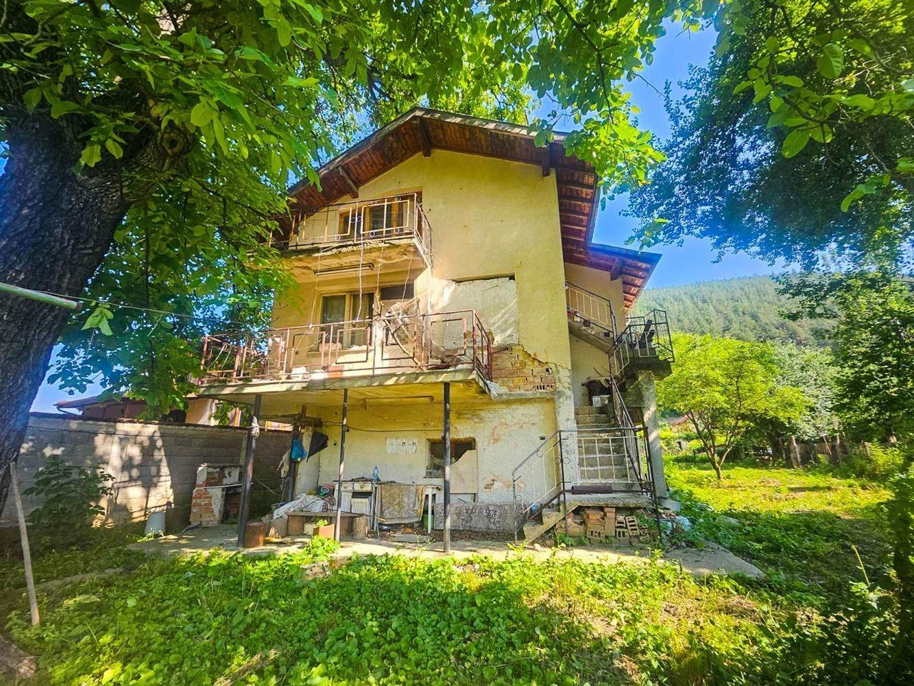 House for Sale in Vrachesh, Sofia Province