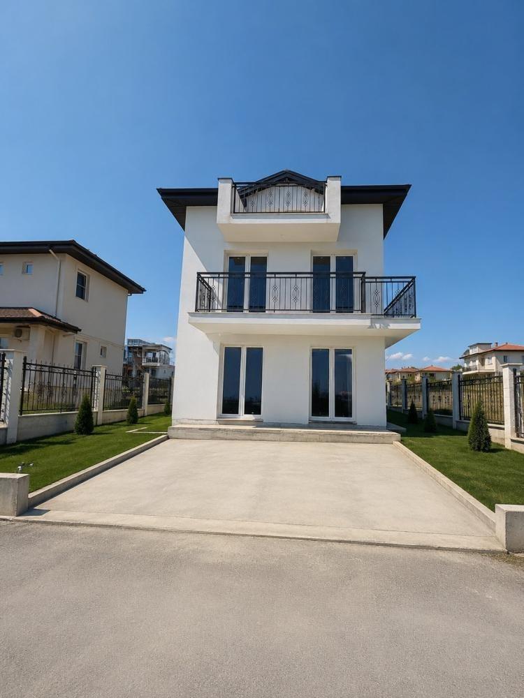House for Sale in Lozenets, Burgas