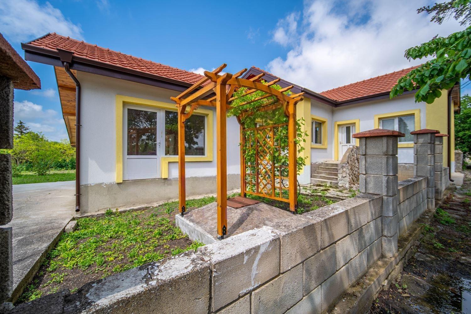 House for Sale in Hadzhi Dimitar, Dobrich