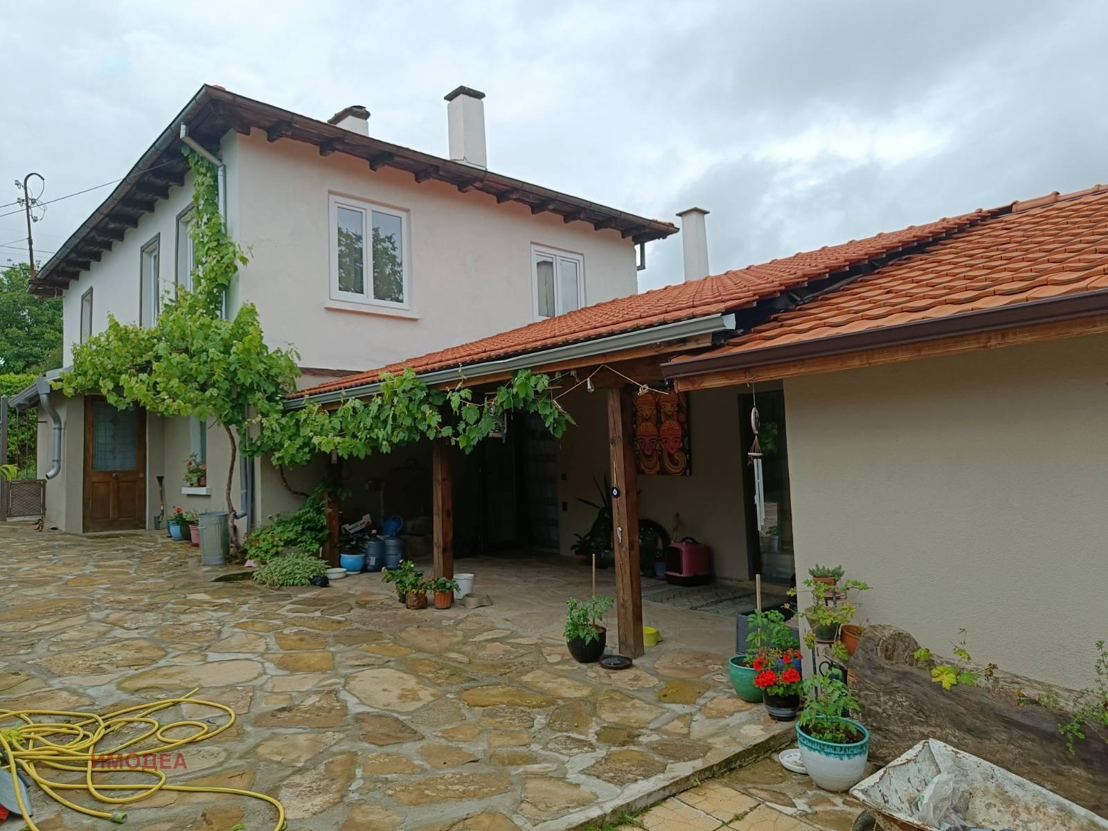 House for Sale in Lesicharka, Gabrovo