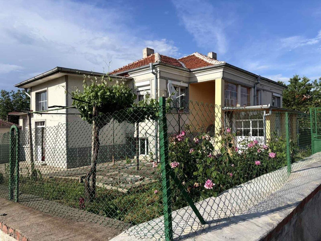 House for Sale in Lozarevo, Burgas