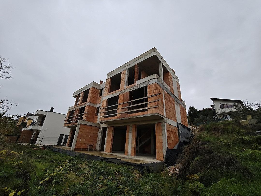 House for Sale in Varna, Alen mak Area