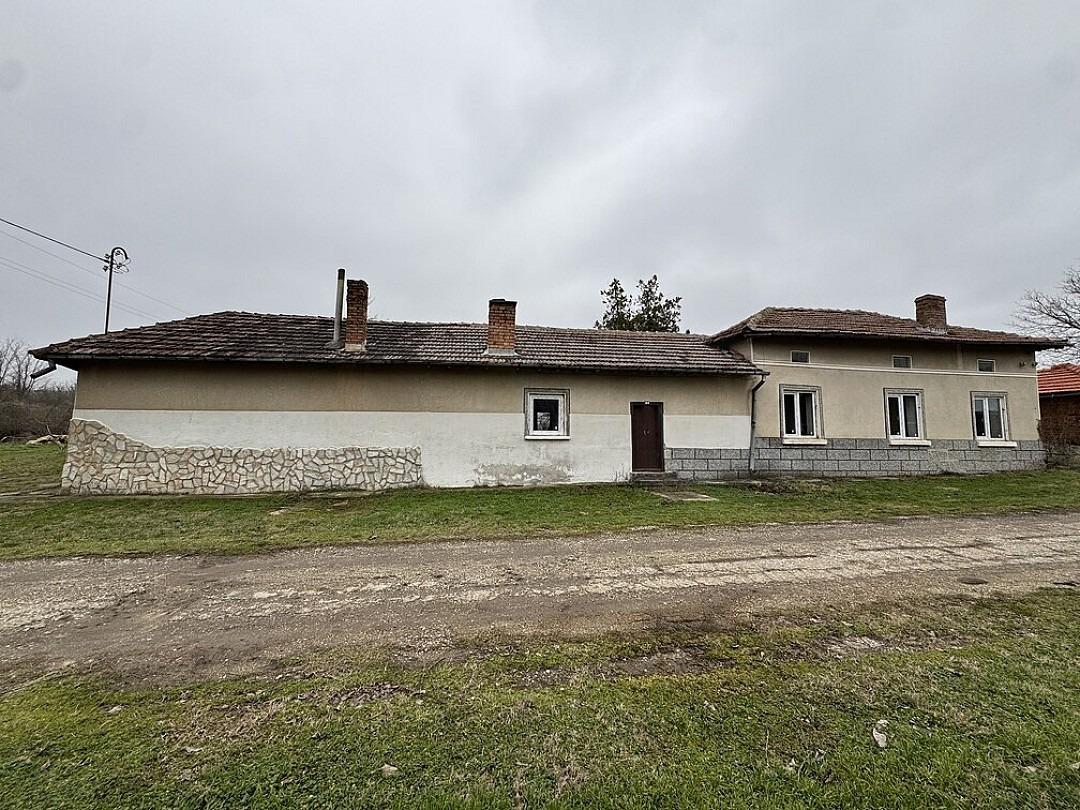House for Sale in Ostritsa, Ruse
