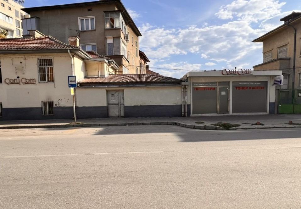 House for Sale in Pazardzhik, Idealen tsentar