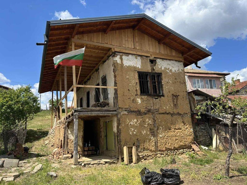 House for Sale in Piperkov chiflik, Kyustendil