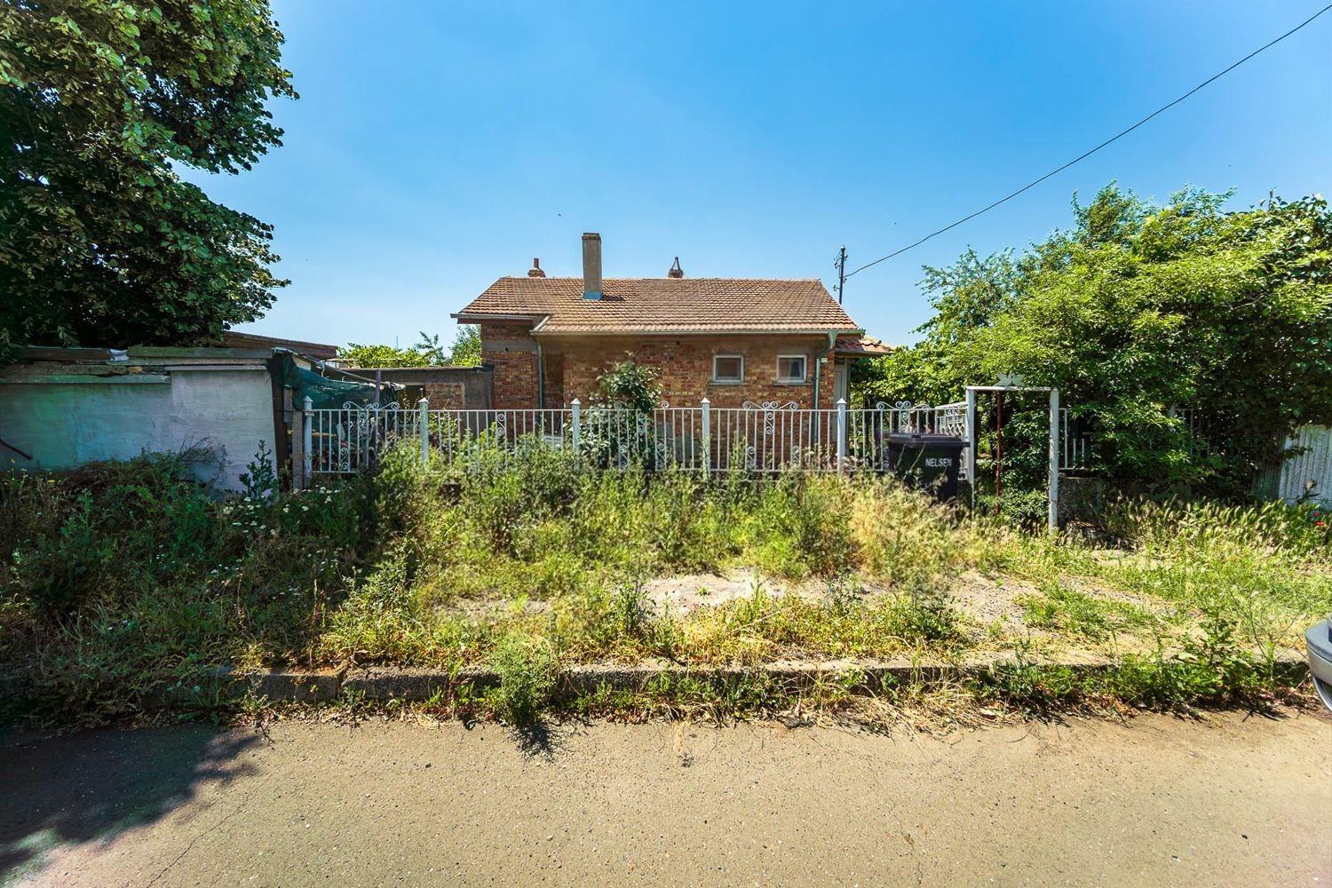 House for Sale in Burgas, Mirolyubovo