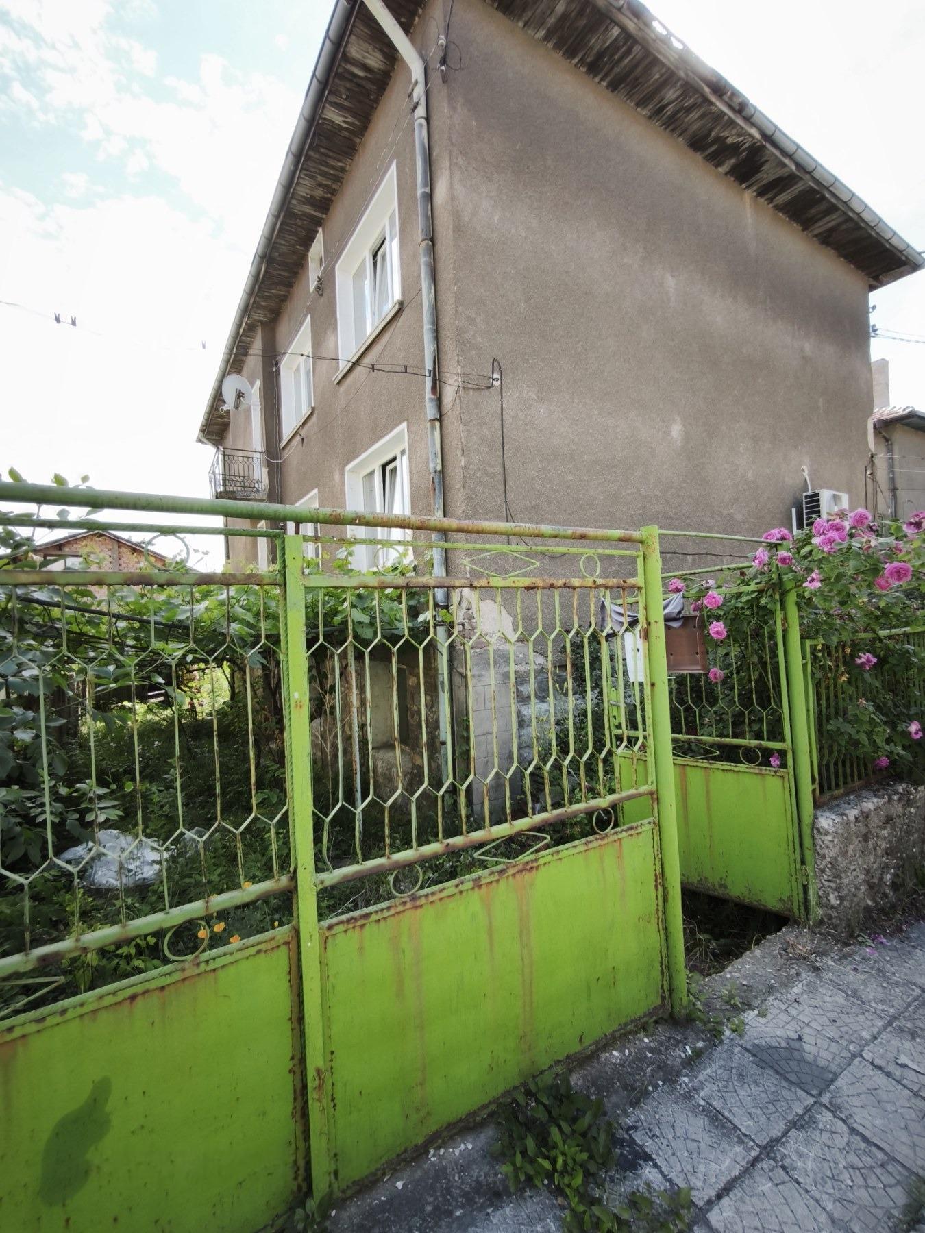 House for Sale in Pernik, Klepalo